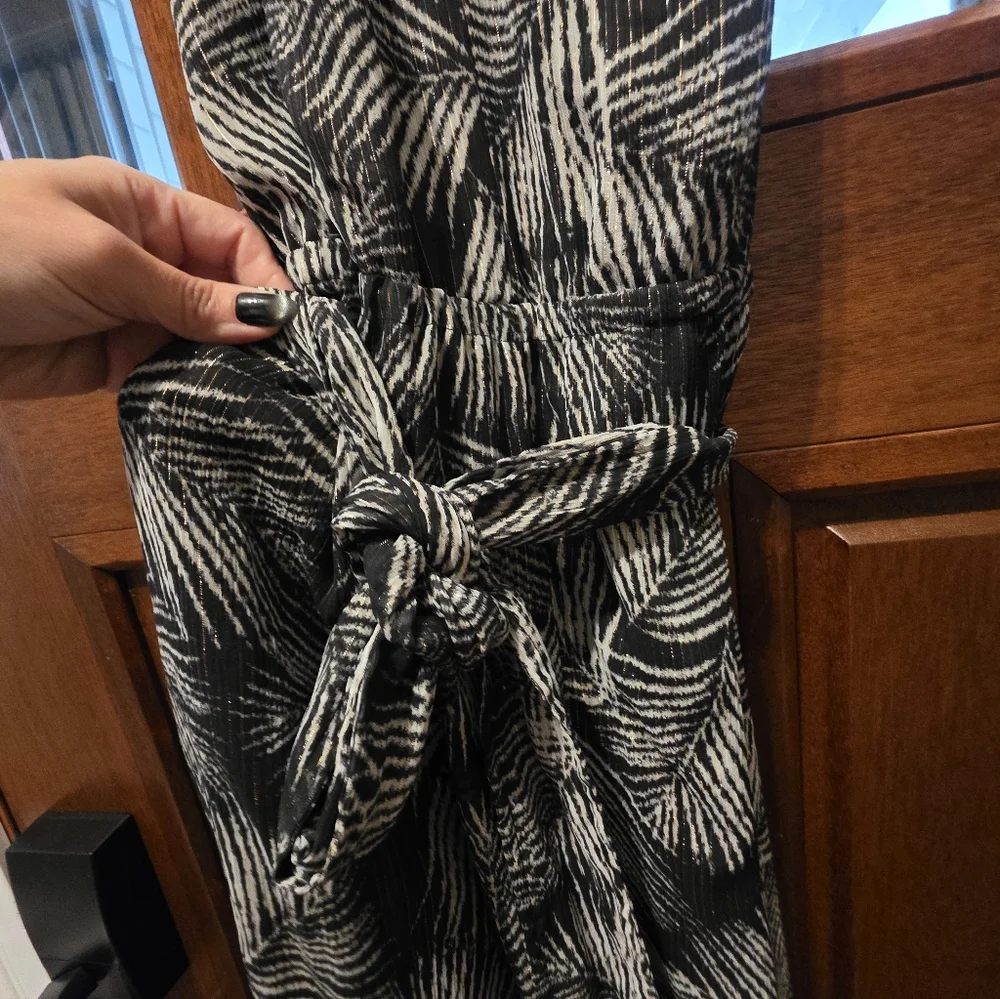 Michael Kors Black and White Leaf sleeveless jumpsuit with pockets - Picture 3 of 6